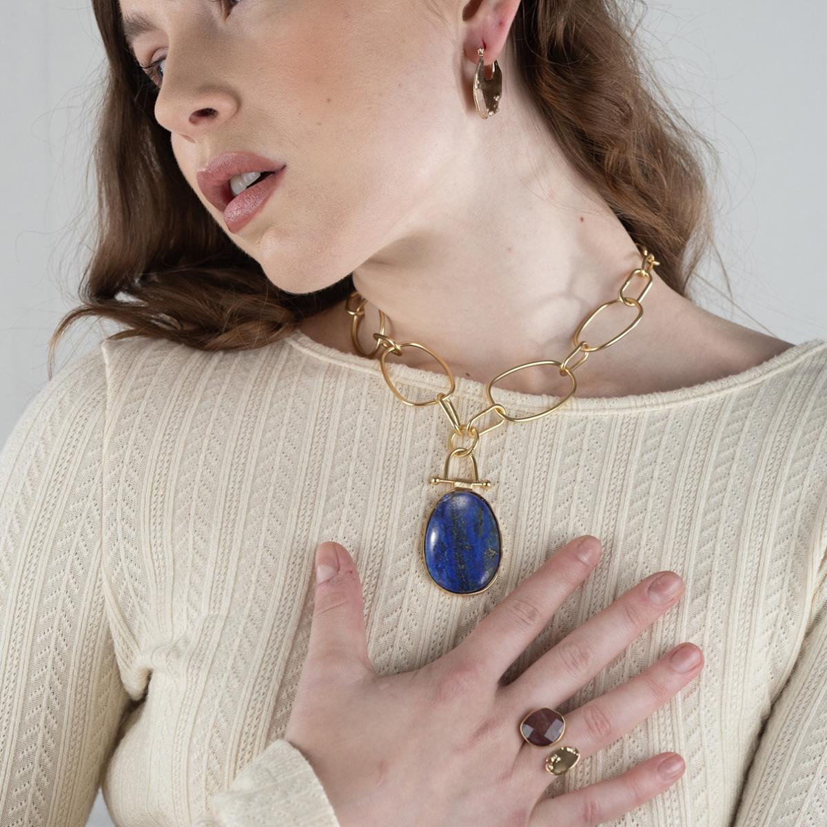 Luxe Oval Pendant Chain Necklace