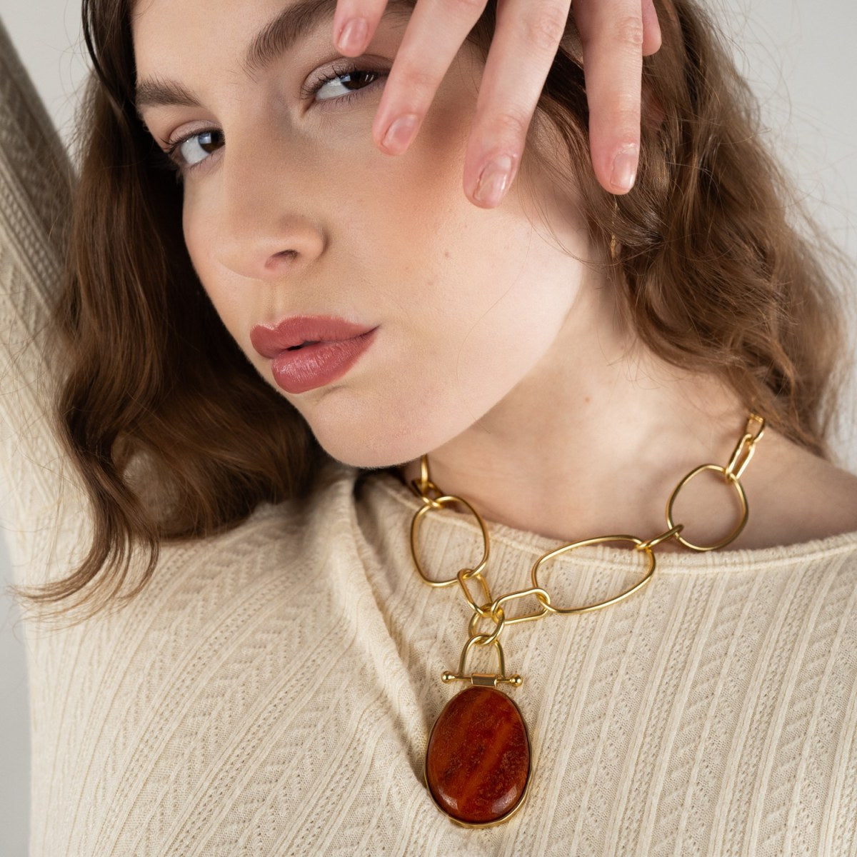 Luxe Oval Pendant Chain Necklace