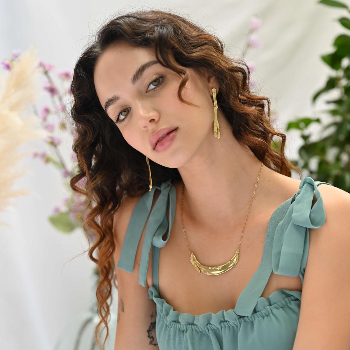 Tidal Arc Necklace