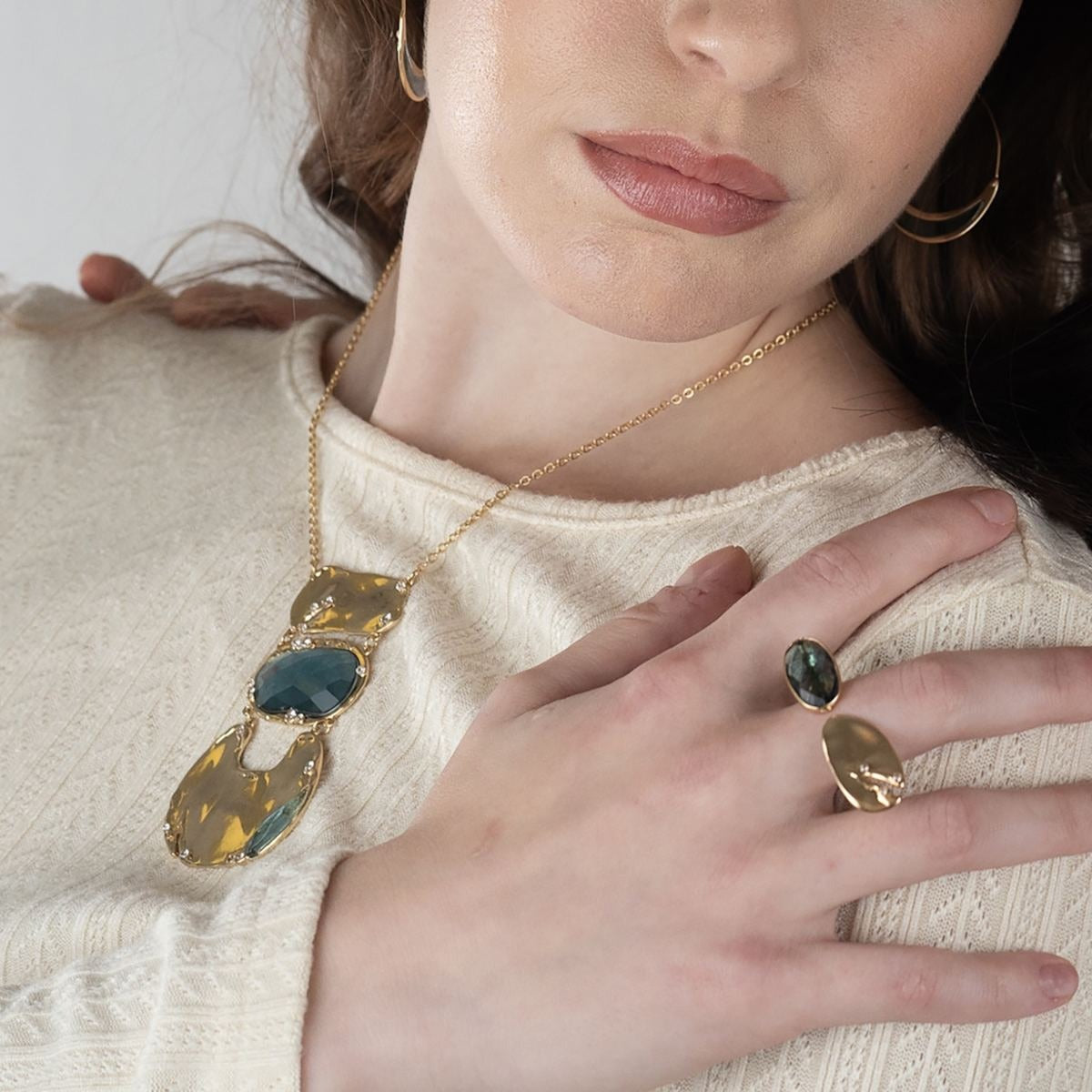 Floating Stone Huggie Ring