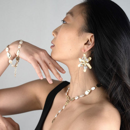 Golden Ripple Pearl Bracelet