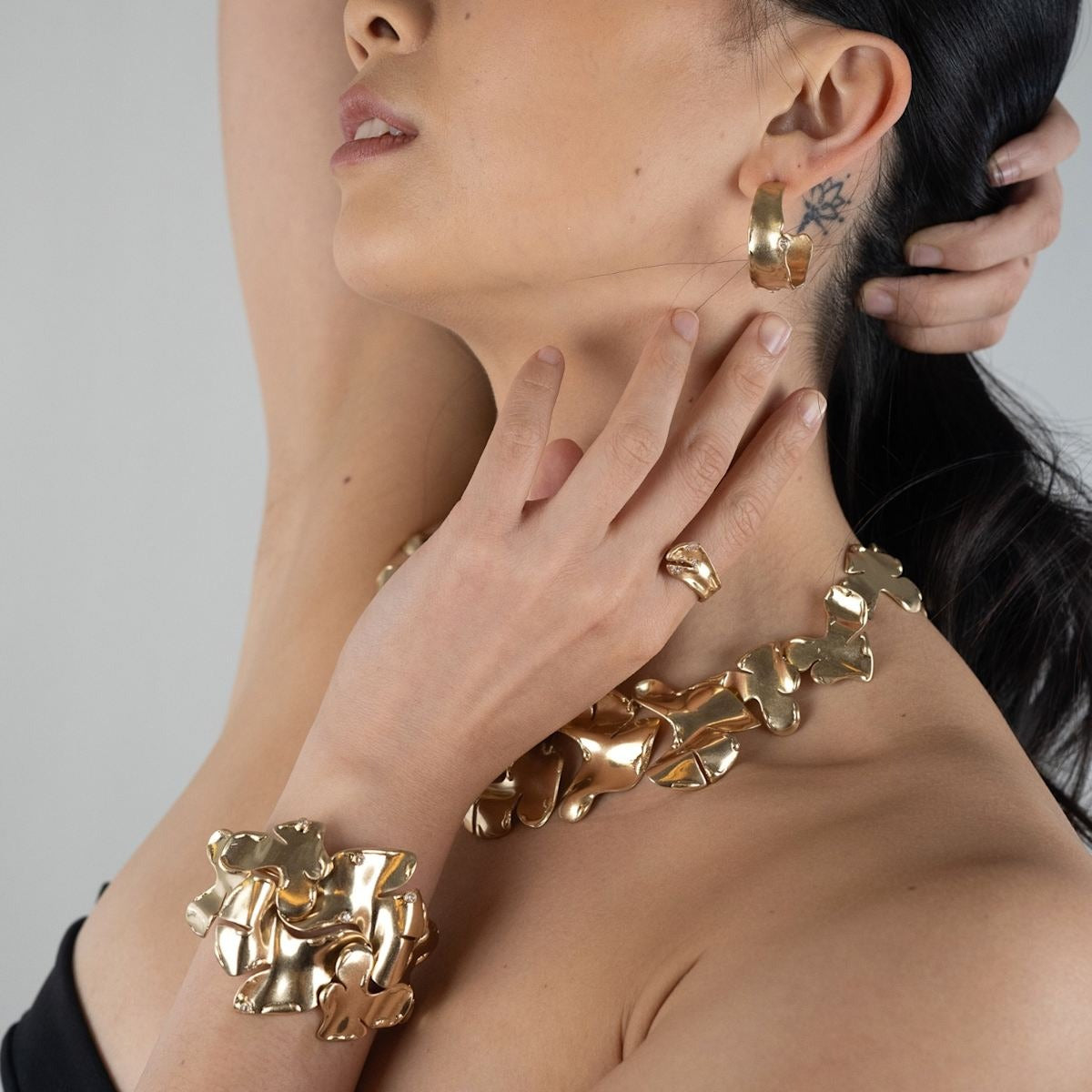 Luxe Ripple Statement Necklace