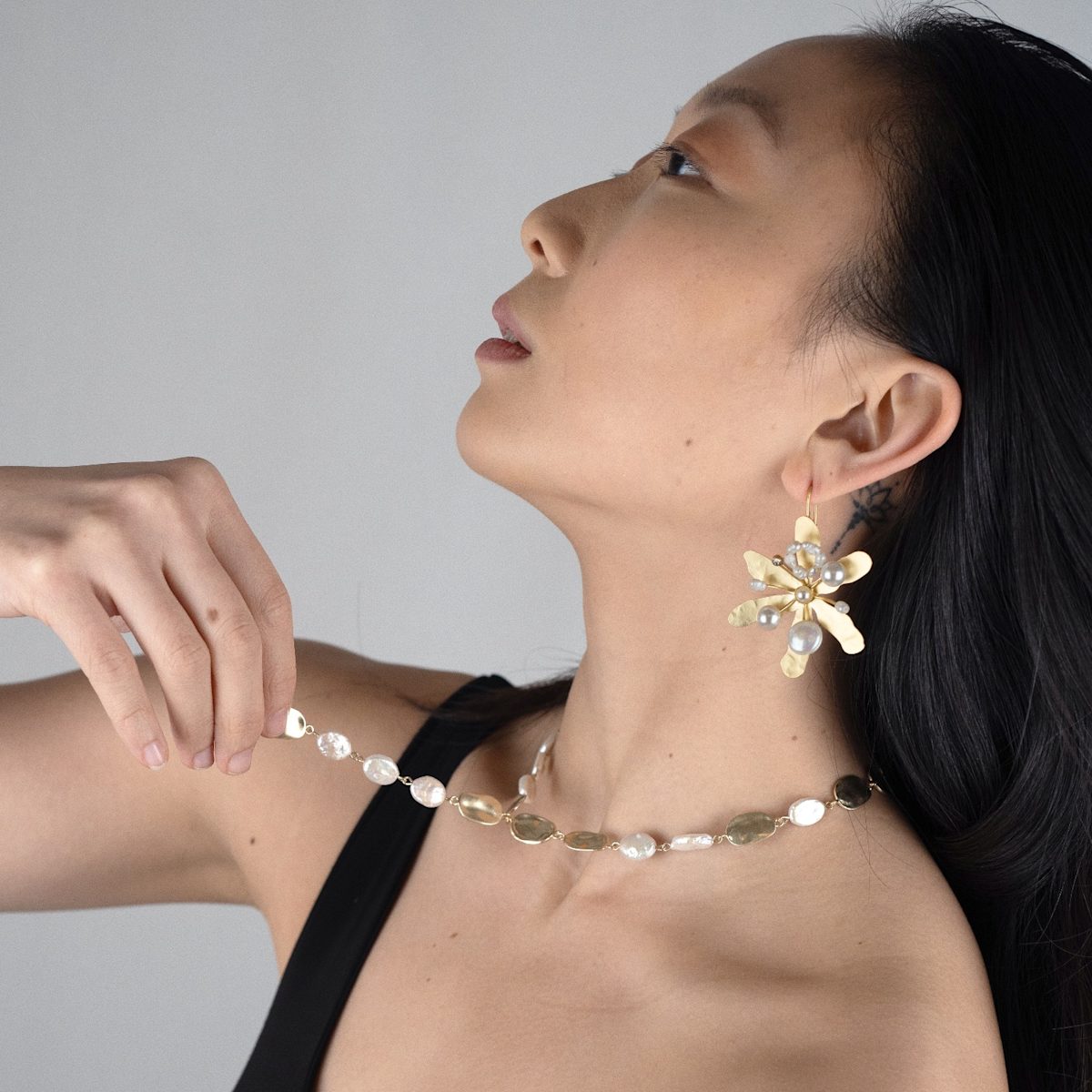 Sun-Kissed Pearls Lariat Necklace